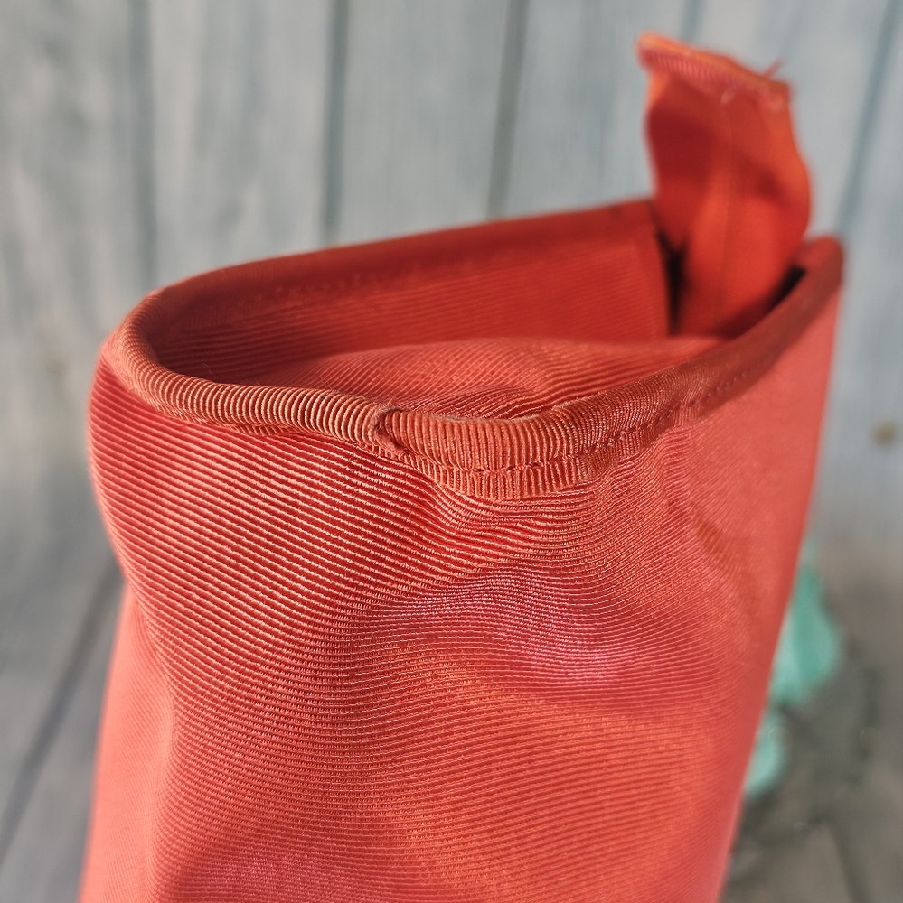 π₯Valentino Garavani Clutch/Zippered Vintage Canvas Coral Red Bagπ₯ - Picture 11 of 15